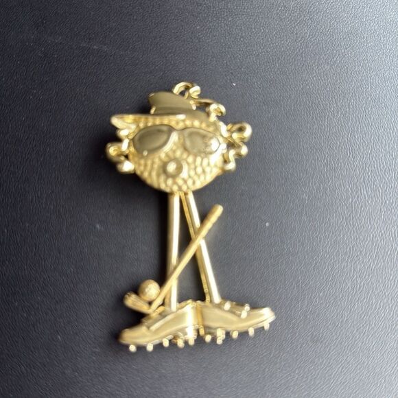 AJC Signed Articulating Gold Tone Vintage Lady Golfer Brooch. - Picture 2 of 7